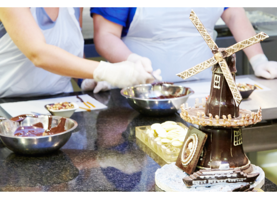 Schokoladenunterricht in Brüssel, stellen Sie während eines Workshops Ihre eigenen Pralinen her.